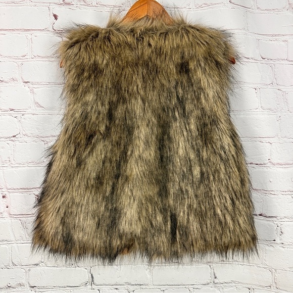 Faux fur Vest Womens size Medium Fuzzy Furry Sleeveless Layer mobwife luxury - Picture 7 of 12